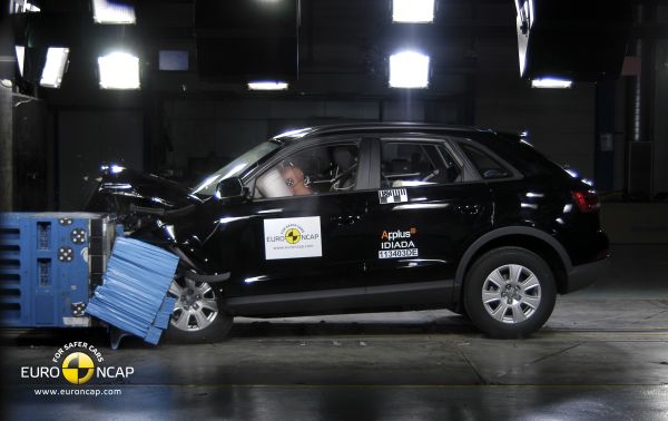AUDI_Q3