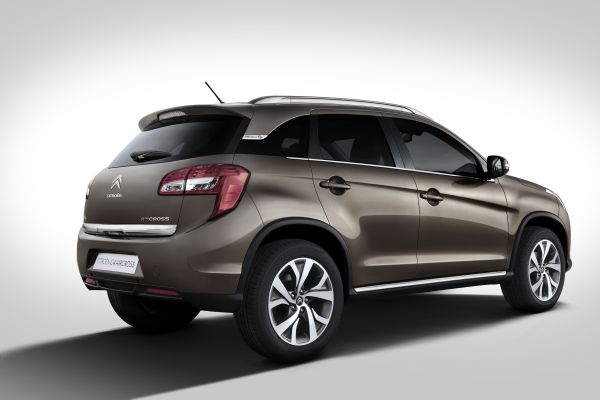 CITROEN_C4_AIRCROSS_2