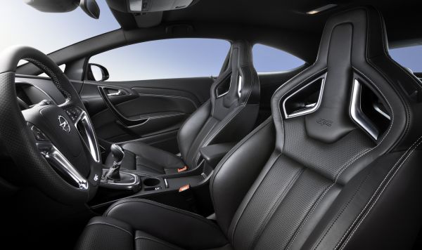 OPEL_ASTRA_OPC_2012_1