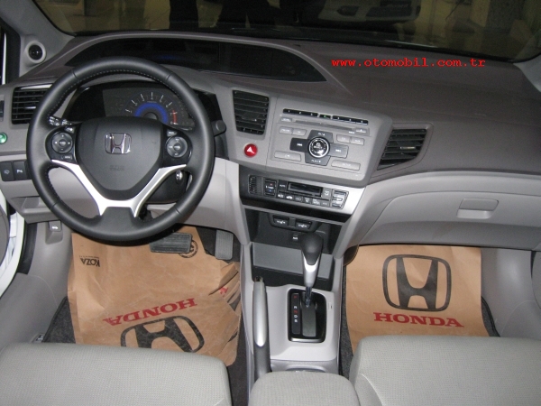 2012_yeni_Honda_Civic_sedan (1)-wm
