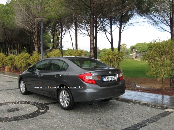 Yeni_Honda_Civic_Sedan_otomatik_2012 (13)
