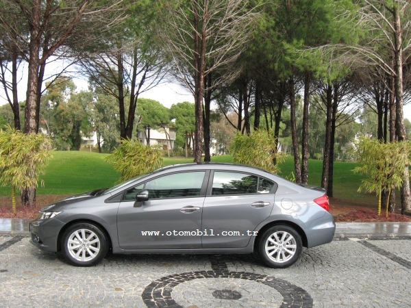 Yeni_Honda_Civic_Sedan_otomatik_2012 (14)