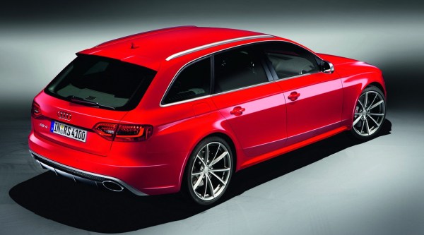2012-Audi-RS4-Avant-arka
