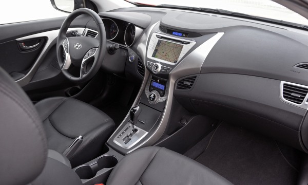 2012-Hyundai-Elantra-Coupe-ic_mekan