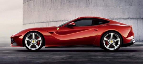 Ferrari_F12berlinetta_yan
