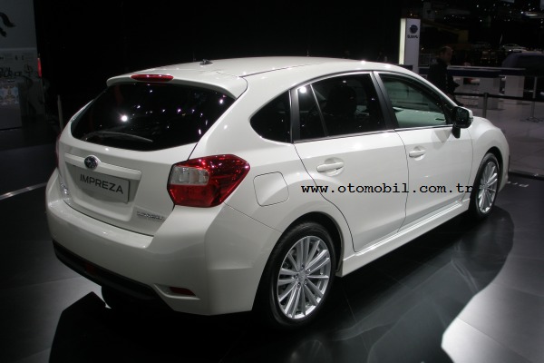 Yeni_2012_Subaru_Impreza_HB_Cenevre (2)