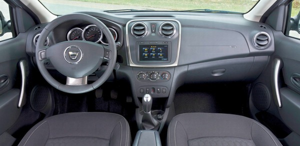 yeni_2013_Dacia_Logan-ic_mekan