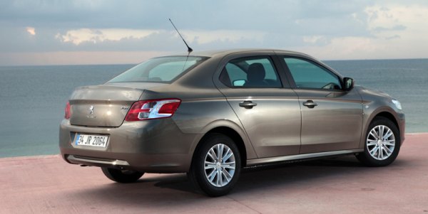 2013_Peugeot_301_Turkiye_arka