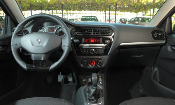 2013_Peugeot_301_Turkiye_ic
