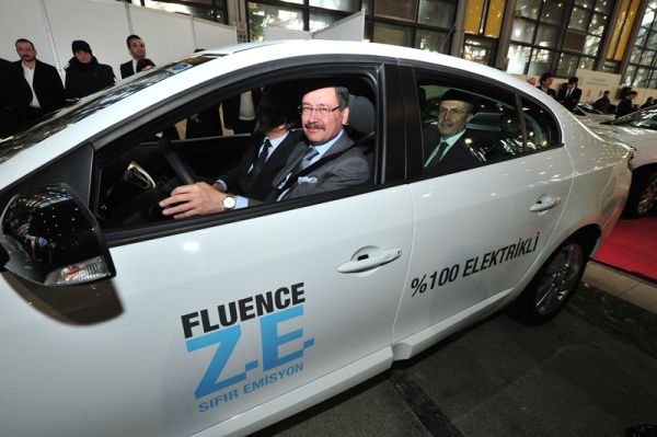 RENAULT_FLUENCE_Z_E_2