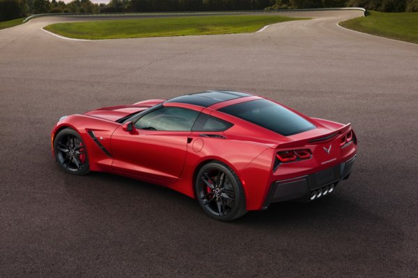 2014-Chevrolet-Corvette-Stingray (2)