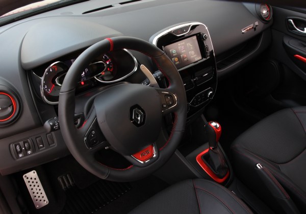 2013_Renault_Clio_RS_200_EDC_ic_mekan