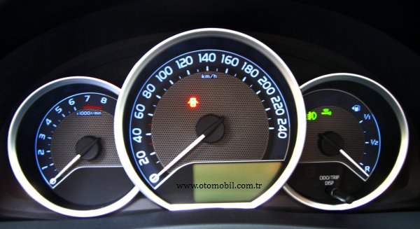 Yeni_2013_Toyota_Auris_test_ilk_surus (2)