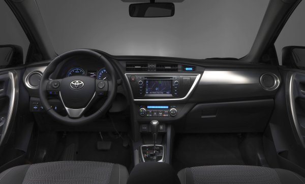 Yeni_2013_Toyota_Auris_test_ilk_surus (5)