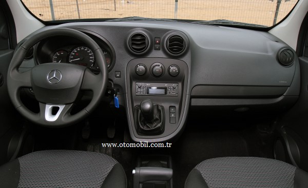Mercedes-Benz_Citan_109_CDI_Kombi_test_surus_2013_konsol