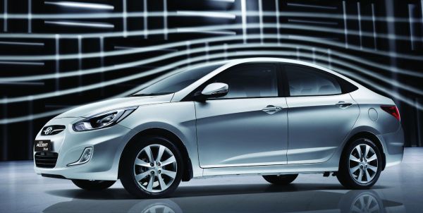 Hyundai Accent Blue 2013 1