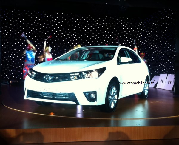 Yeni_Toyota_Corolla_2013_2014_Turkiye