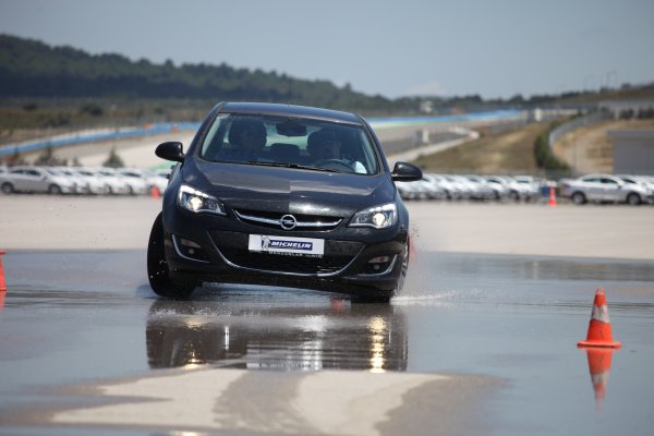 Michelin_bayi_bulusmasi_18-19_haziran_2013_istanbul_park-islak-opel