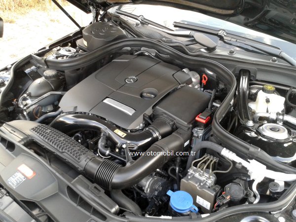 yeni_Mercedes_E180_motor_test_surus-2013
