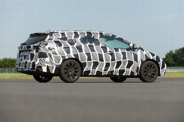 Honda_Civic_Tourer_2014_fabrika_test