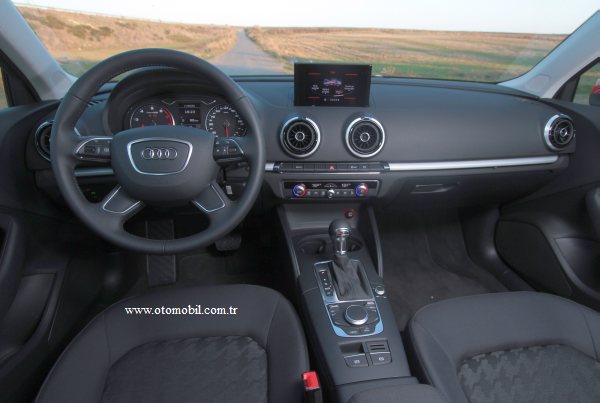 Audi_A3_Sedan_test_konsol