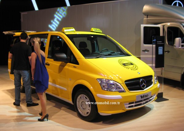 Mercedes-Benz_Vito_110_CDI_taksi_Dolmus_Comvex_2013