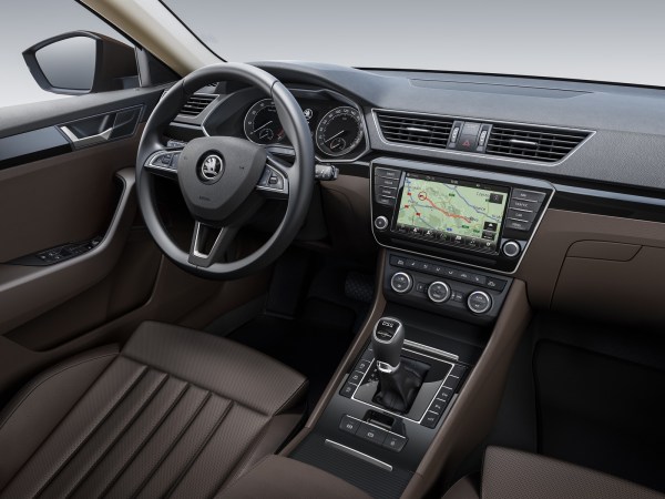Yeni_2015_Skoda_Superb_kabin