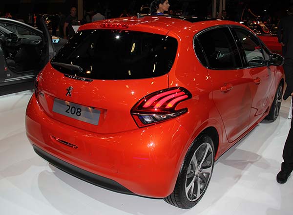 Yeni Peugeot 208 istanbul autoshow 2015 02