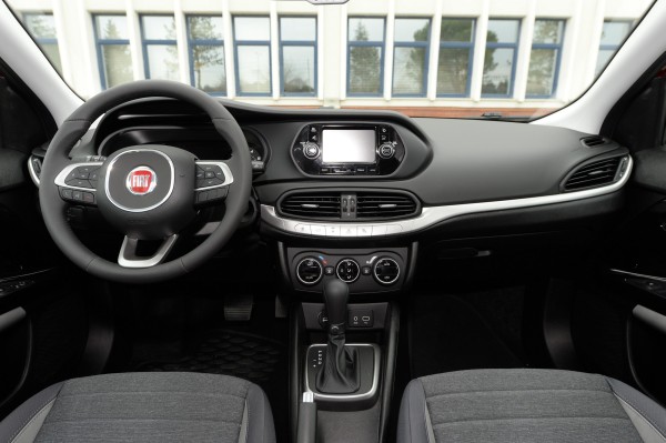 Fiat_Egea_Sedan_Otomatik_ic_mekan