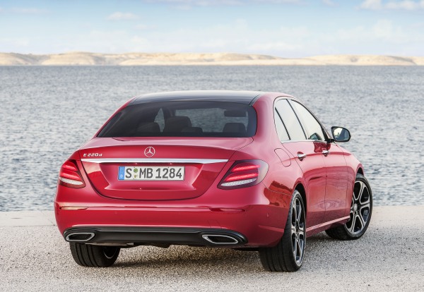 Yeni_Mercedes-Benz_E220d_2016