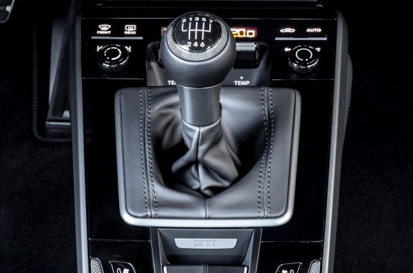 2020 Porsche 911 Carrera 4 S manuel