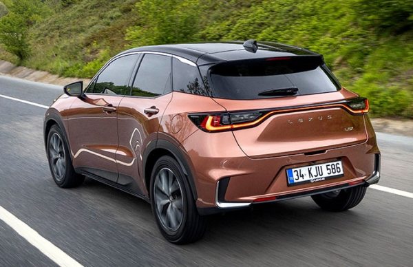2026 model Lexus LBX Mart ayı güncel fiyat listesi, donanım seçenekleri ve teknik özellikleri otomobil.live'de