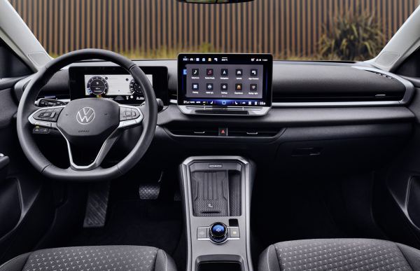 2026 VW T-Roc ön konsol