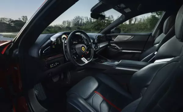 Ferrari Purosangue Handling Speciale iç mekan