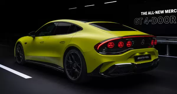 Mercedes-AMG GT 4 Kapı Coupe rear