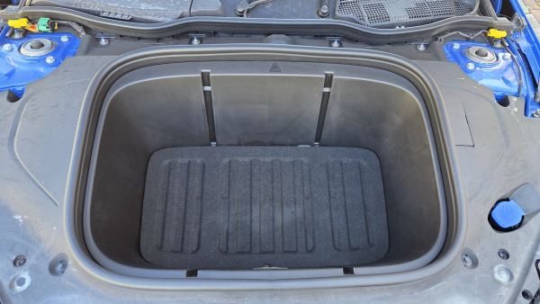 Mercedes-Benz CLA Frunk