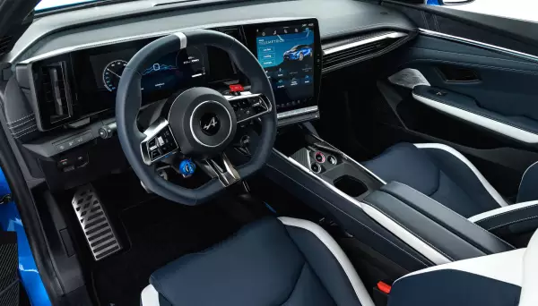 Alpine A390 iç mekan