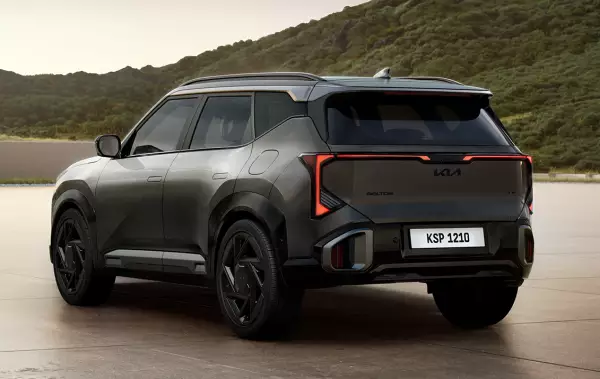Kia Seltos stop lambaları